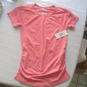 NWT Gaiam Seamless Tee Size Medium